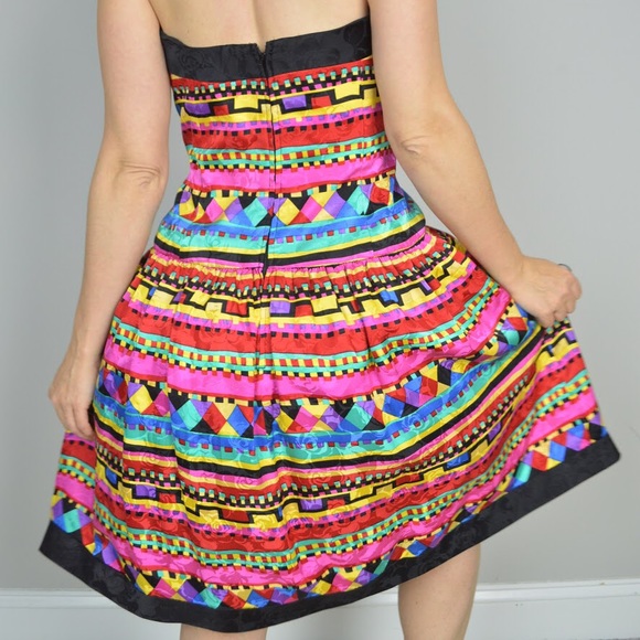 Dresses & Skirts - Bright geometric vintage strapless party dress M